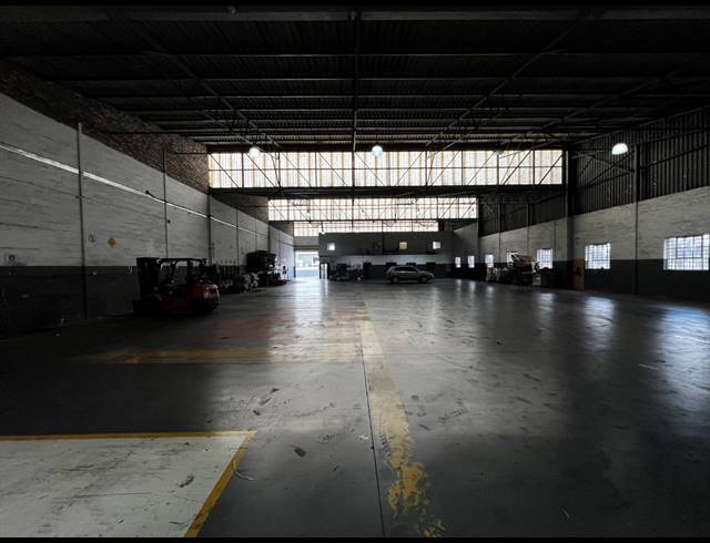 2,512M² WAREHOUSE TO LET IN BEACONVALE